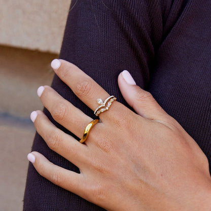 18K Gold Lilly Kristall Ring Alma