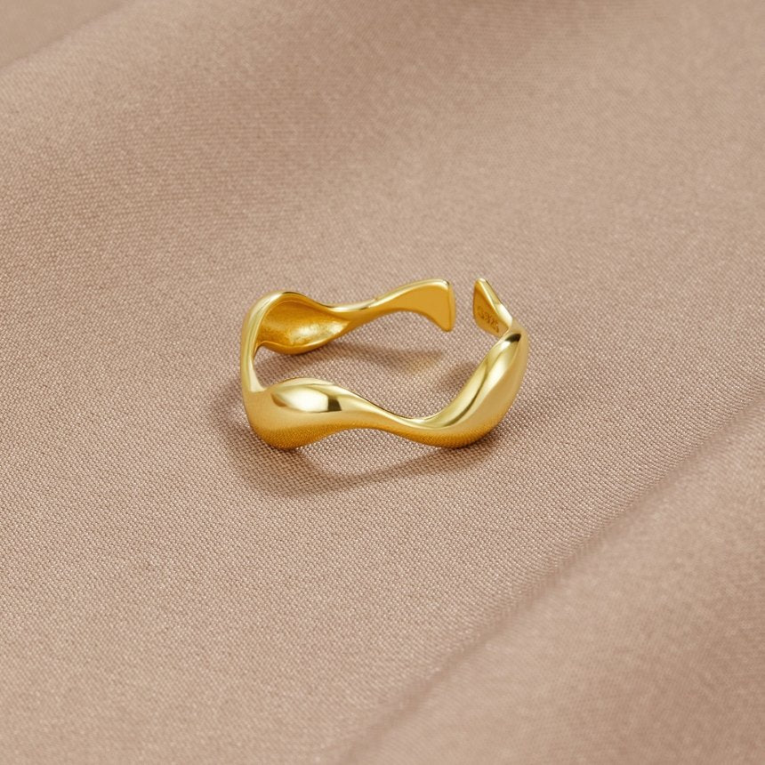 18K Gold Welle Ring Alma