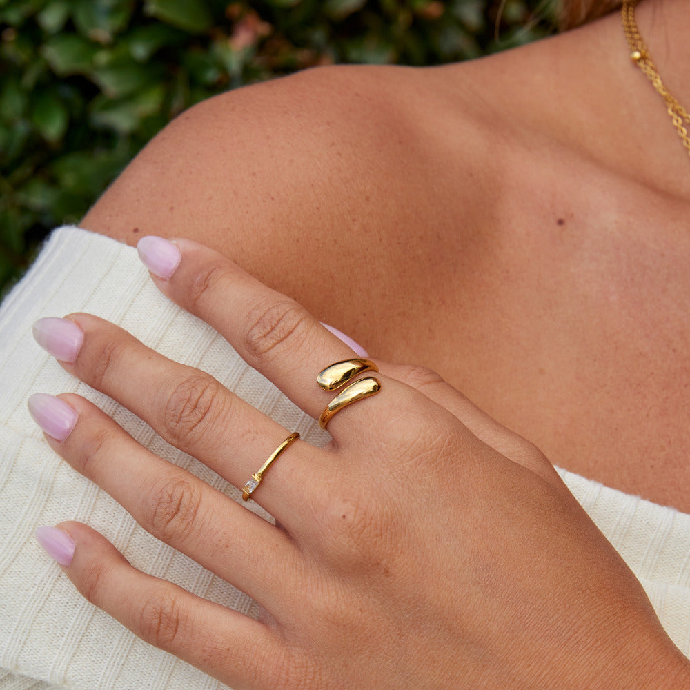 Raven Gold Wrap Ring Alma