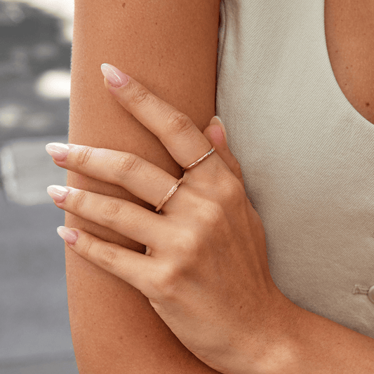 Amelia Gold Band Ring Alma