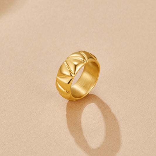 Anika Chunky Goldring Alma