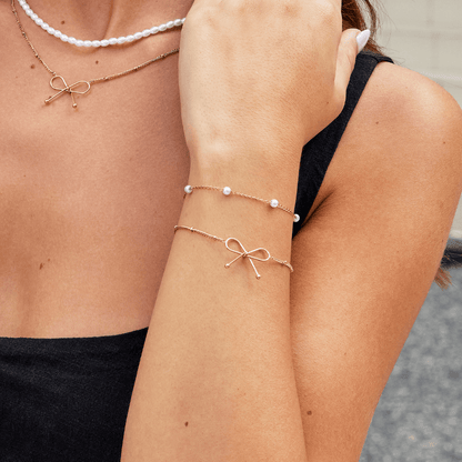 Anika Gold Bow Armband Alma