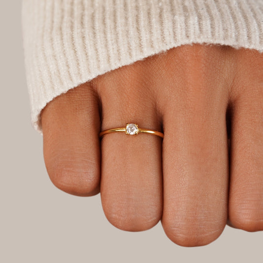 April Geburtsstein 18K Goldring Alma