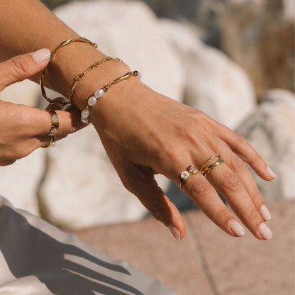 Ara Gedreht Crossed Ring Alma