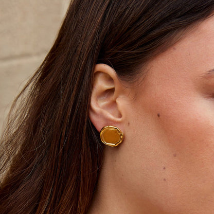 Ava Gold Button Ohrringe Alma