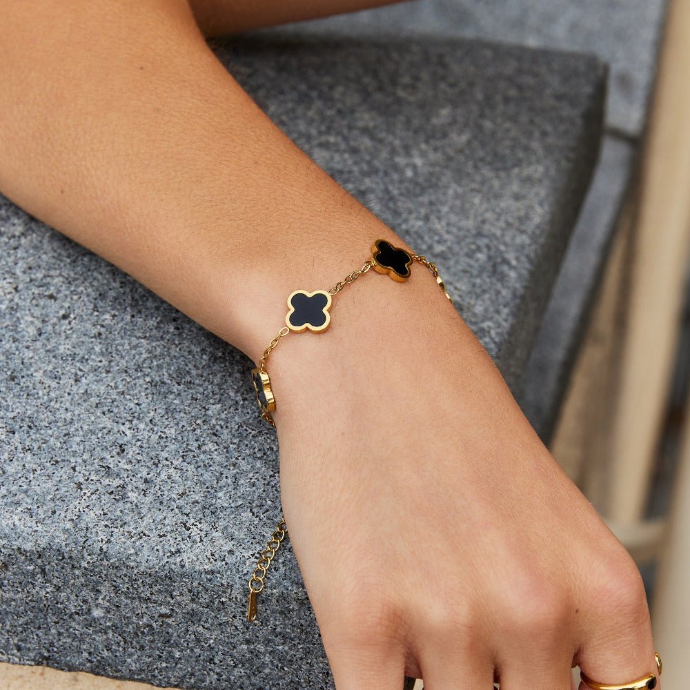 Black Klee Armband Alma