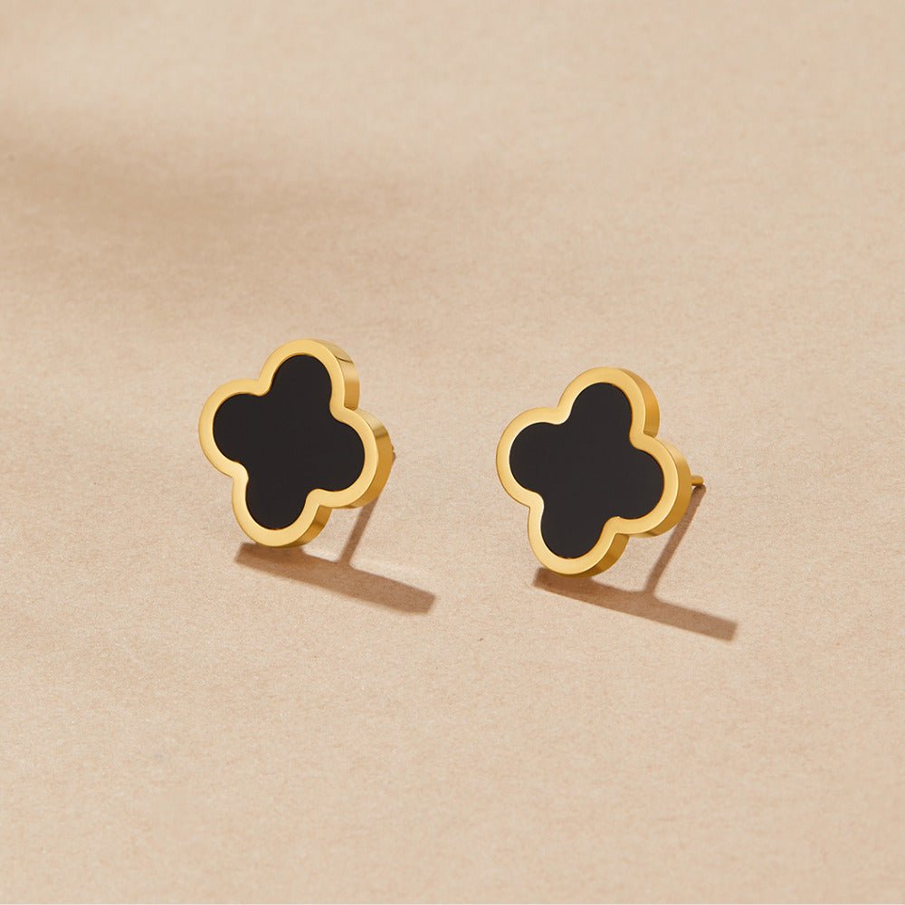 Black Klee Stecker Ohrringe Alma