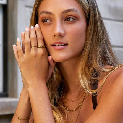 Black Kristall Ribbed Ring Alma