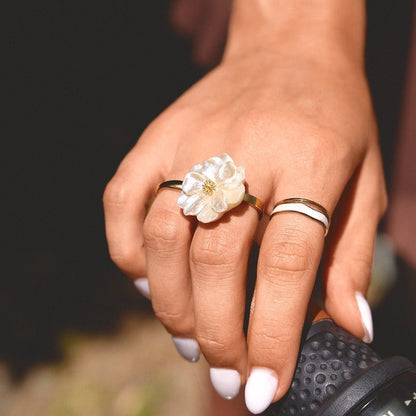 Camelia Bloom Ring Alma