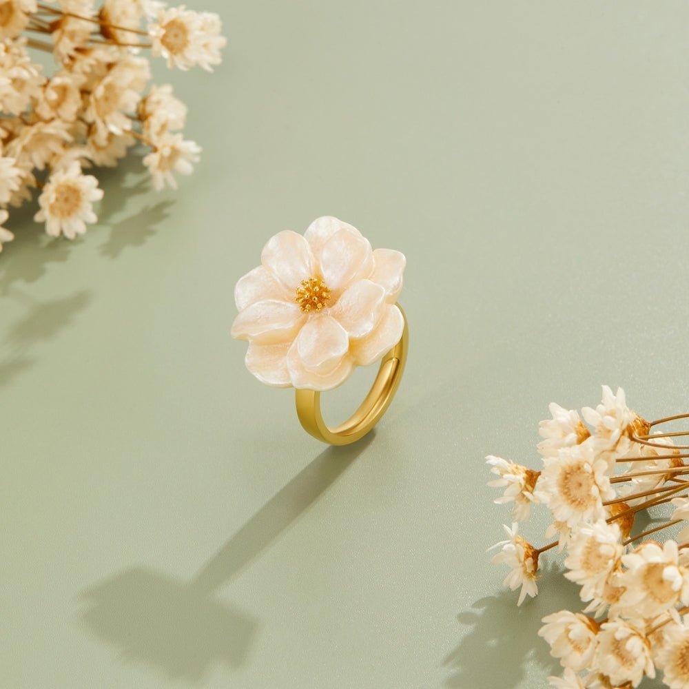 Camelia Bloom Ring Alma
