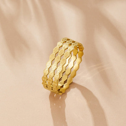 Celine Geometric Gold Armreif Alma