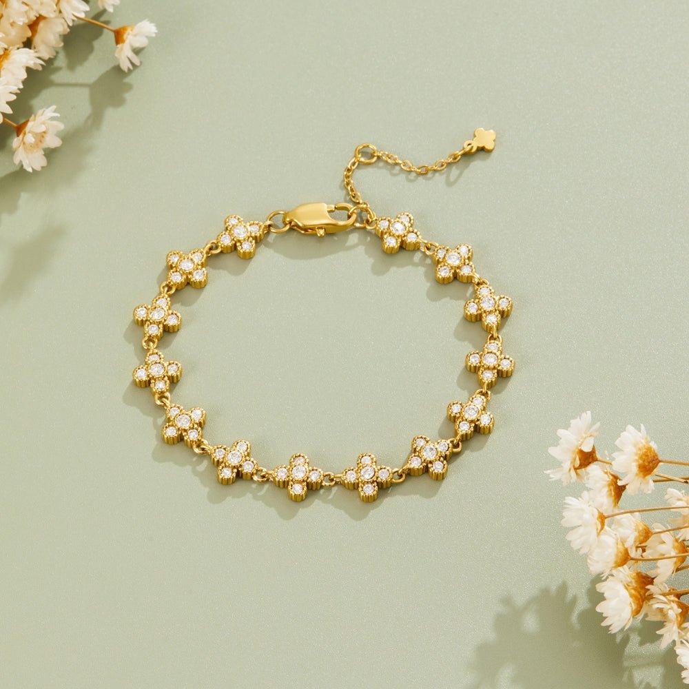 Kristall Blossom Clustered Armband Alma