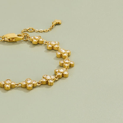 Kristall Blossom Clustered Armband Alma