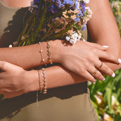 Kristall Blossom Clustered Armband Alma