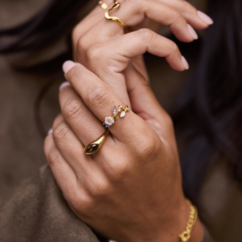 Kristall White Blossom Ring Gold Alma