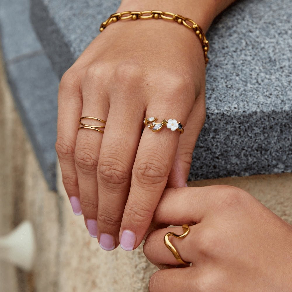 Kristall White Blossom Ring Gold Alma