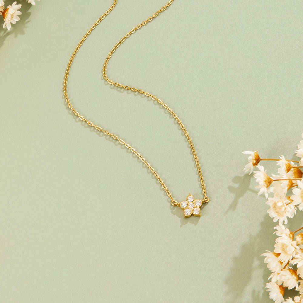 Elara Kristall Bloom Goldhalskette Alma