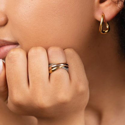 Elena Three-Toned Loop Ring Alma