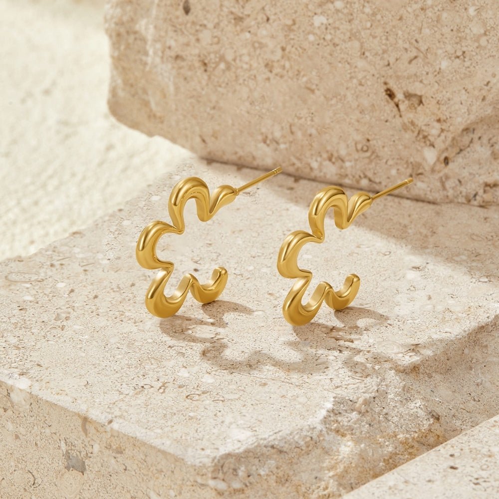 Geometric Gold Blumen Creolen Ohrringe Alma