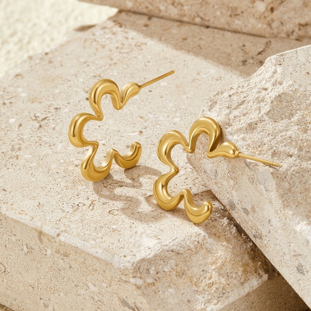 Geometric Gold Blumen Creolen Ohrringe Alma