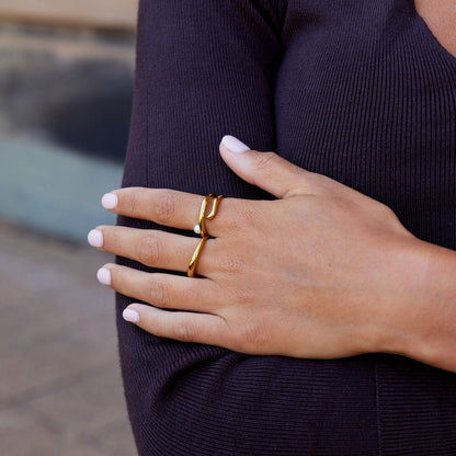 Geometric Gold & Perlen Ring Alma