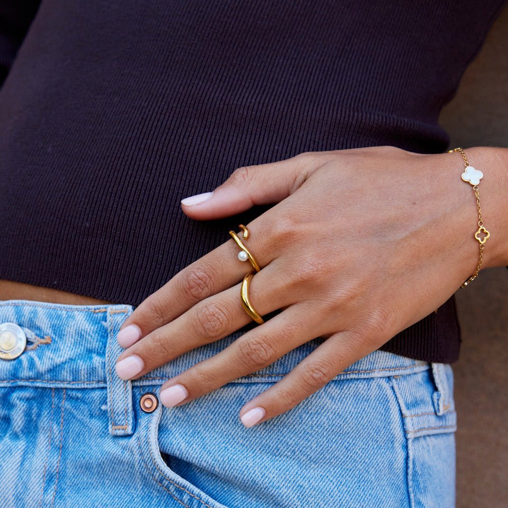 Geometric Gold & Perlen Ring Alma
