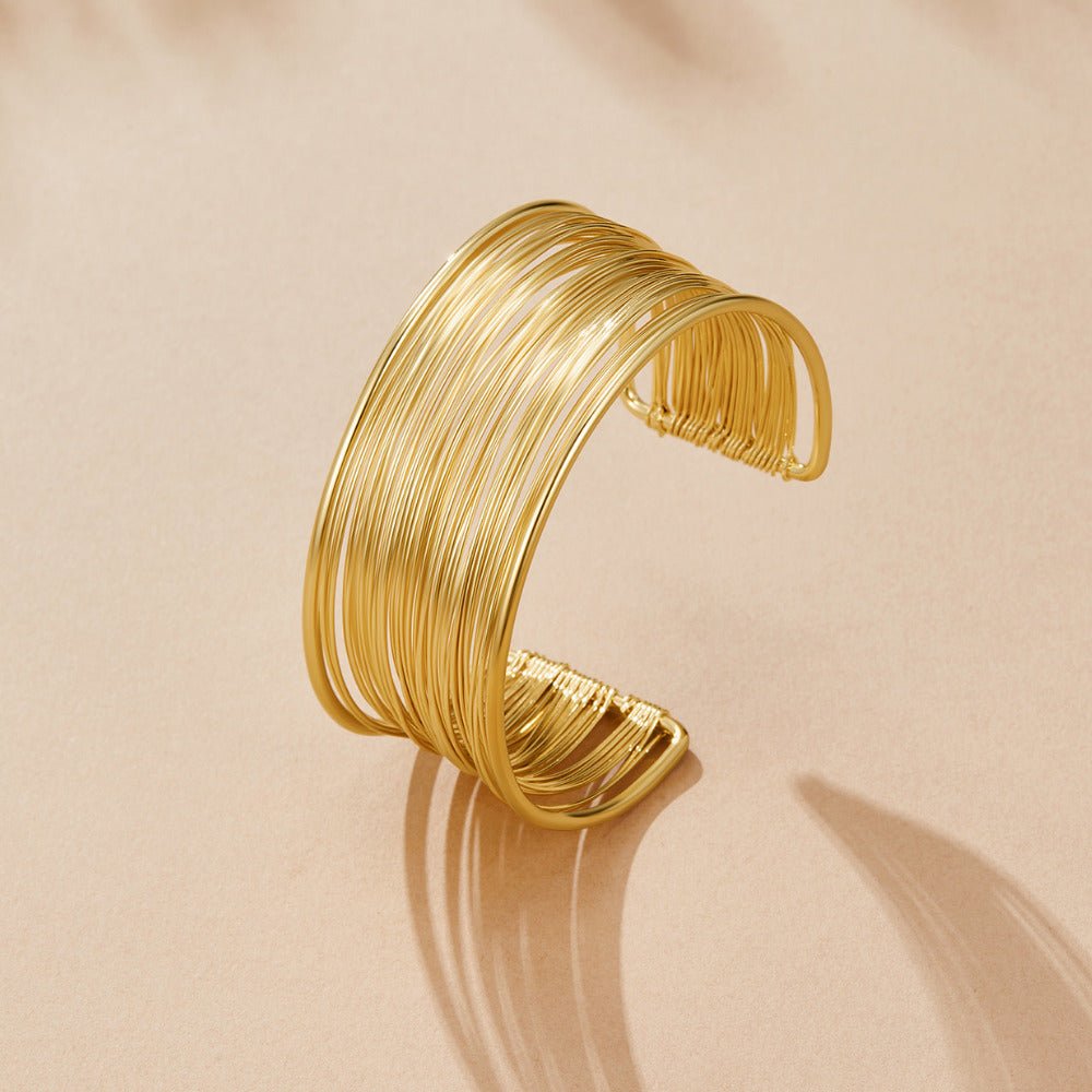 Gold Leona Wide Cuff Armreif Alma
