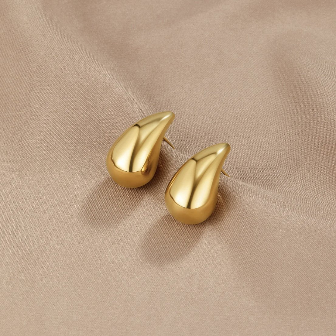 Amara Gold Teardrop Ohrringe Alma