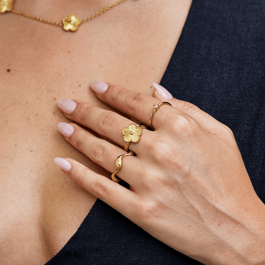 Golden Klee Ring Alma