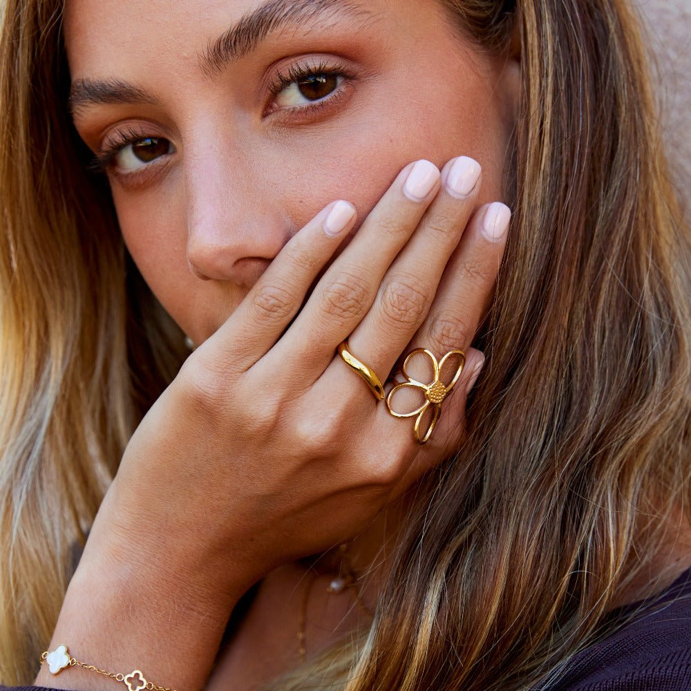 Golden Daisy Blumen Ring Alma