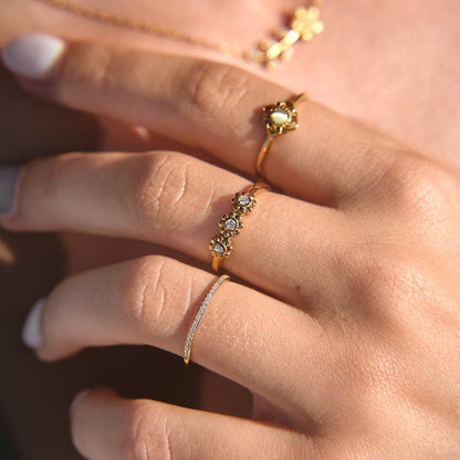 Golden Daisy Unendlichkeits Ring Alma