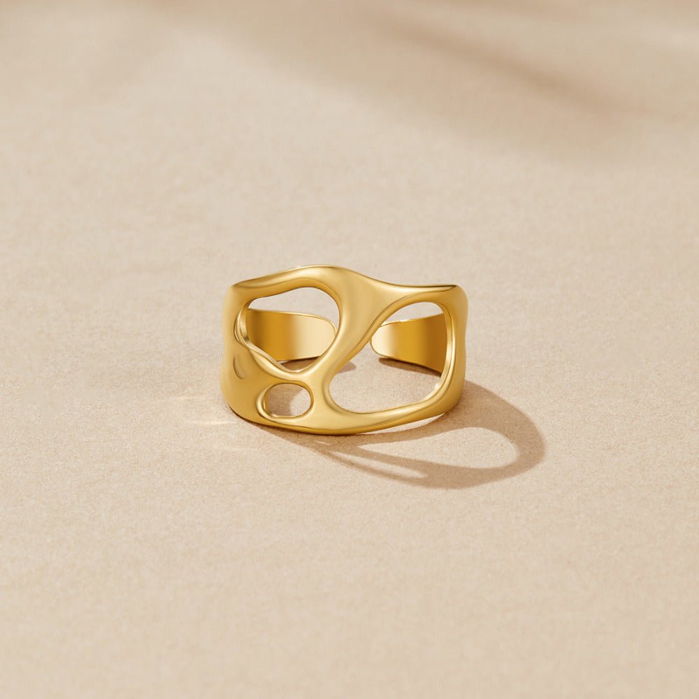 Golden Dream Hollow Ring Alma