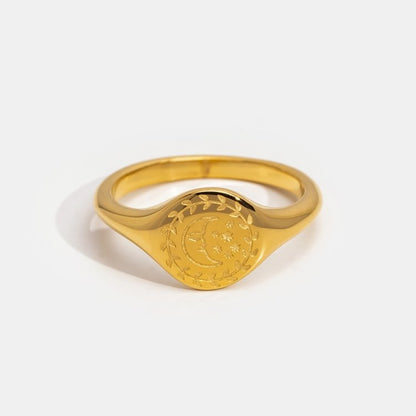 Golden Luna Ring Alma
