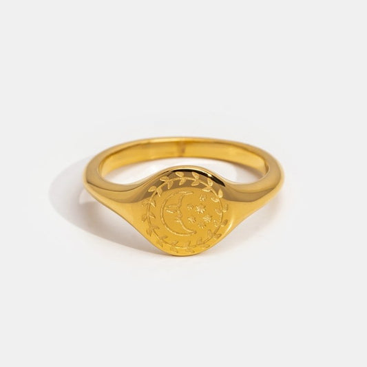 Golden Luna Ring Alma