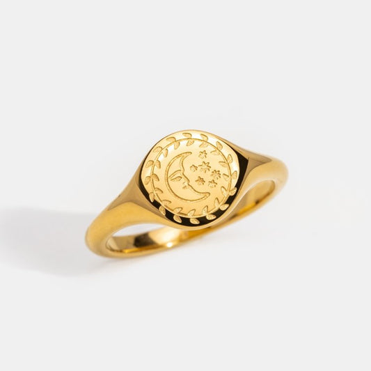Golden Luna Ring Alma