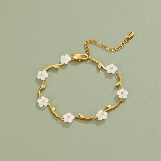 Golden White Perlen Blossom Armband Alma