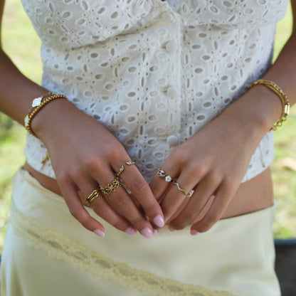 Golden Wildflower Unendlichkeits Ring Alma