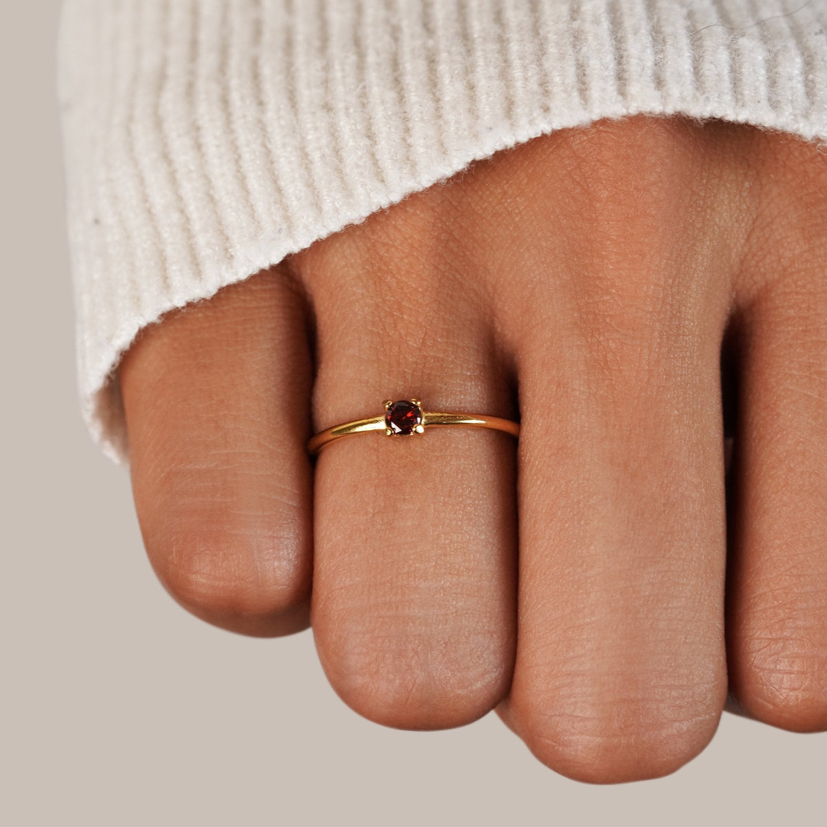 January Geburtsstein 18K Goldring Alma