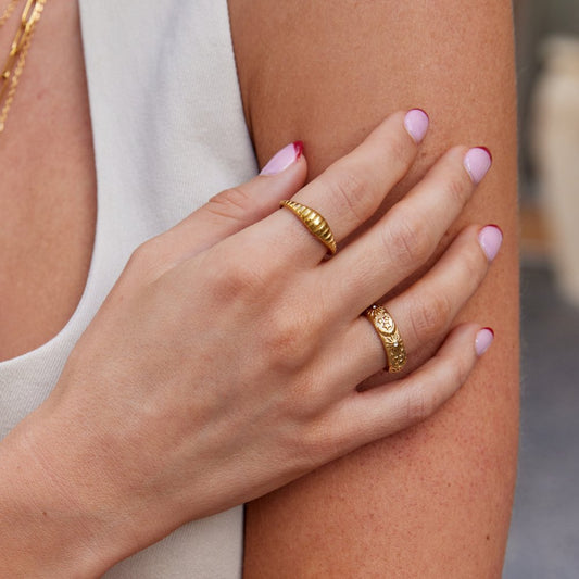 Kaila Mini Croissant Ring Alma