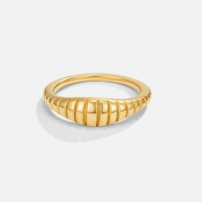 Kaila Mini Croissant Ring Alma