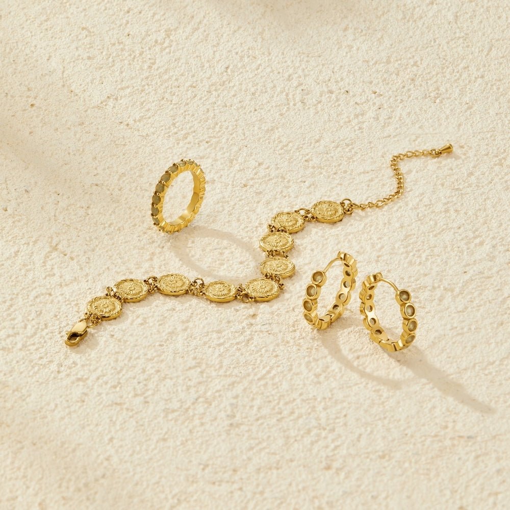 Lara Gold Medallion Armband Alma