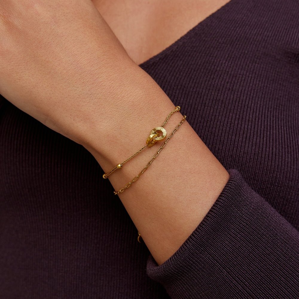 Mehrlagige Eternity Loop Armband Alma