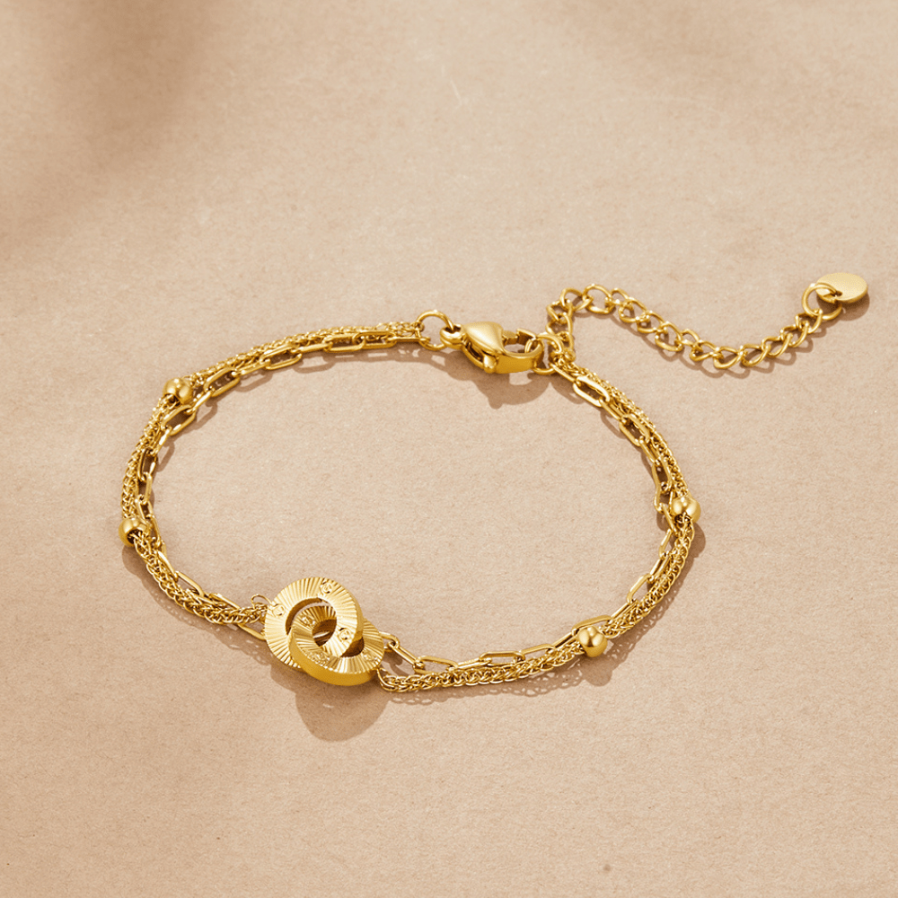 Mehrlagige Eternity Loop Armband Alma