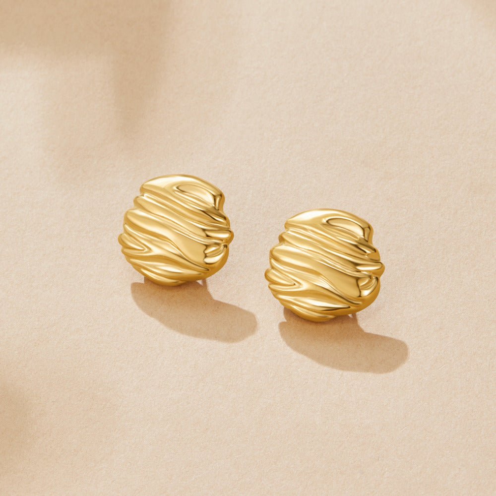 Lila Pleated Gold Button Ohrringe Alma