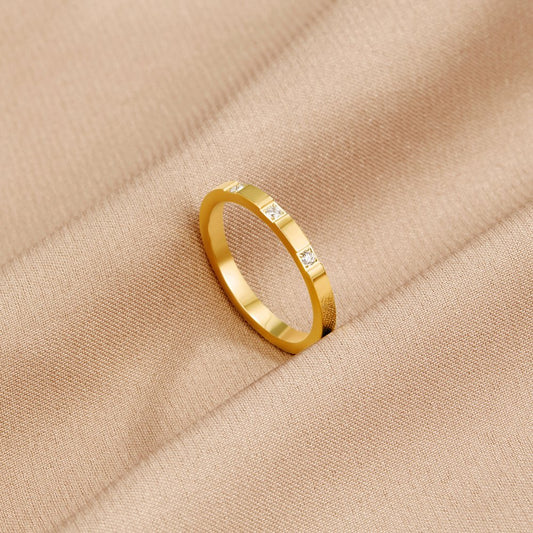 Lucia Kristall Ring Alma