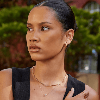 Mini Curved Gold Hoops Ohrringe Alma