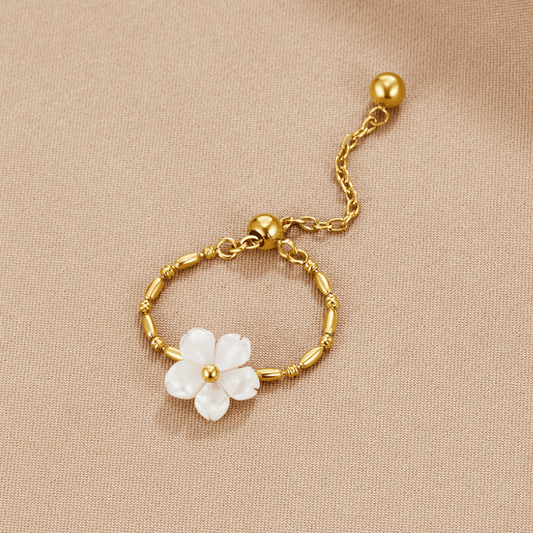 Perlen White Blossom Blumen Ring Alma