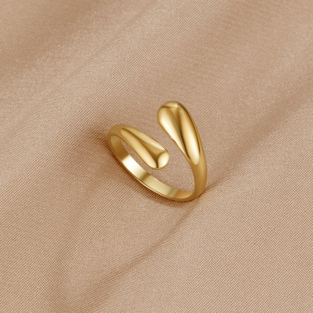 Raven Gold Wrap Ring Alma