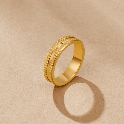 Rina Gold Band Ring Alma