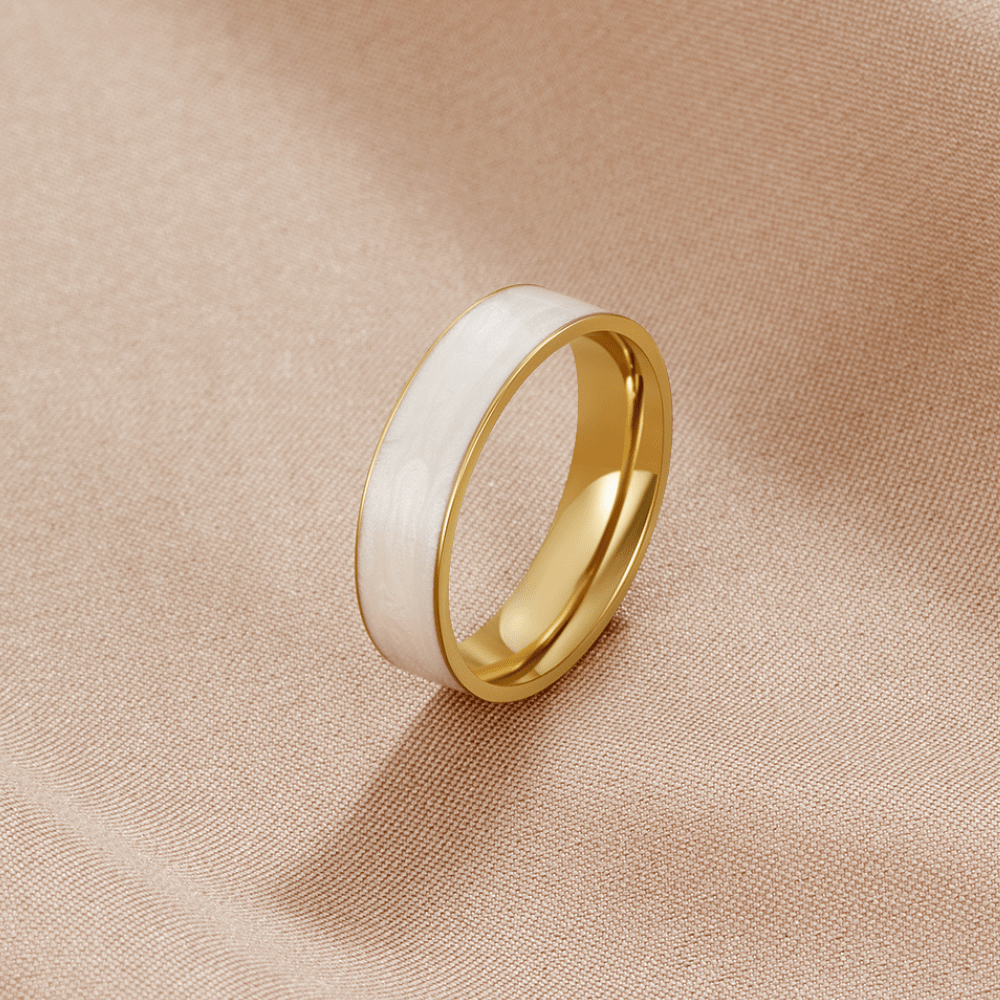 Sahara White Band Ring Alma